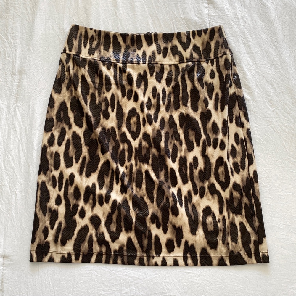 Nwot Chicos Travelers Leopard Print Scuba Sexy Pencil Skirt women’s size M